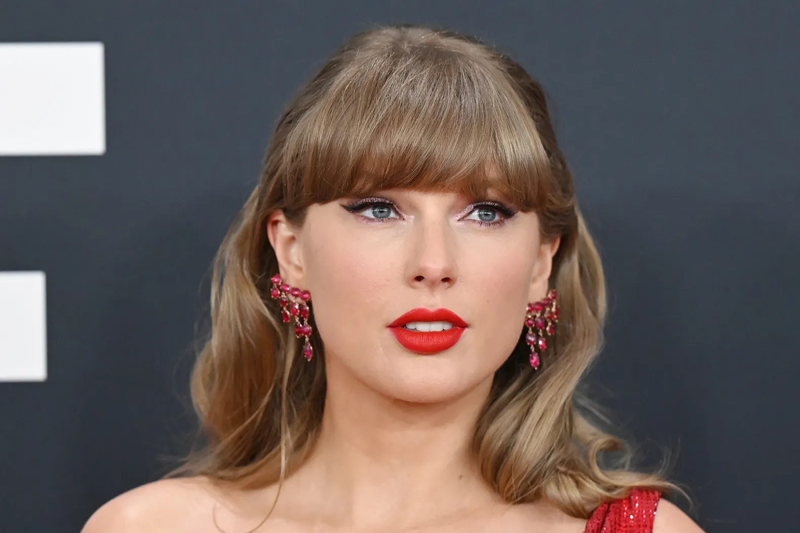 Why Celebrities Are Deleting Their Old Online Selves